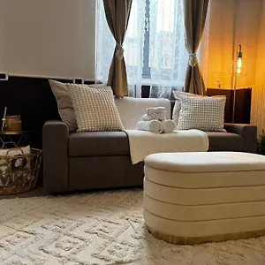 Regina In Verona - Sky Tv, Wifi E Breakfast Box Appartamento